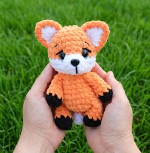 Free Crochet 16cm No-Sew Baby Fox Plushie Pattern for Fall
