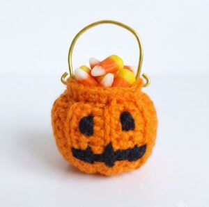 How to Crochet Mini Jack-o-Lantern Pumpkin Candy Holder for Halloween