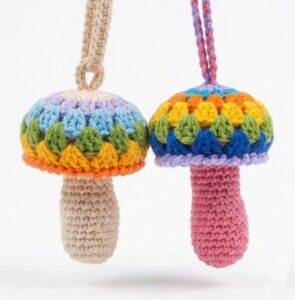 Let’s Crochet the Only Colorful 2-in-1 Mushroom for this Fall
