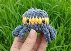 Free Crochet No-Sew Chubby Spider Plushie Pattern for Halloween