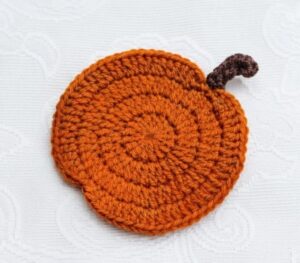 How to Crochet 10-Minute Pumpkin-Shaped Fall Coaster