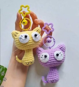 Crochet Googly-Eyed Cat Amigurumi Plush Pattern for Kids