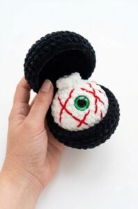 Free Crochet Eyeball Dumpling in a Steamer Plushie for Halloween