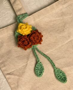 How to Crochet Autmun-Colored Rose Bag Charm for Gifting
