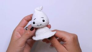 Free Crochet Flying Ghost Wind Spinner Plushie for Kids