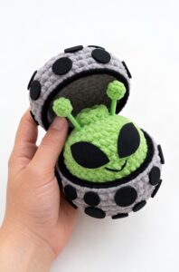 Pattern Tester: How to Crochet An Alien Dumpling in A Pod Box Plushie