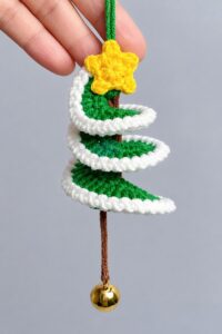 Featuring: Tutoral to Crochet White Edging & Bell Hanging Mini Tree Spinner